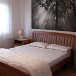 Angolo Piscina Apartman Grado