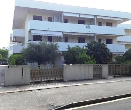 Angolo Piscina Apartment Grado