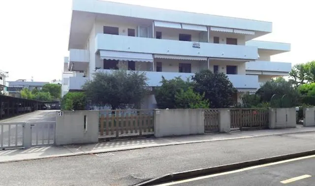 Angolo Piscina Apartment Grado