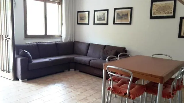 Apartment Angolo Piscina